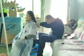 抠门老公给媳妇剪头发，剪出来效果还不错，为何却挨了巴掌？视频封面