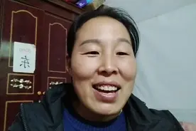 河南南阳女教师做自媒体3个月，挣了多少钱？她好开心。视频封面