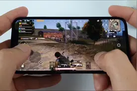 iPhone 12 Mini玩吃鸡游戏体验视频封面