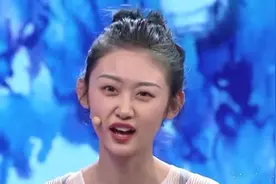 因妻子太漂亮，男子每天至少要吻8次，妻子黑丝短裙上台涂磊愣了视频封面