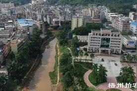 航拍广西苍梧旺甫镇，曾经是梧州市的小城镇