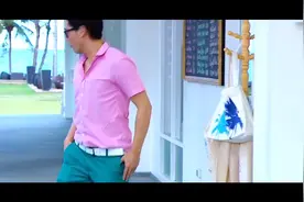 渣男跟踪女孩可惜被发现了，并警告渣男再跟着就不在做朋友视频封面