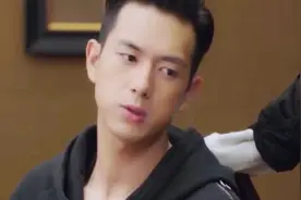 李现历史被扒，前女友钟楚曦上热搜，网友直言：谁还没有个前任了视频封面