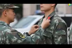 小曾《当兵的那一天》《我的老班长》非常好听，不是军人也喜欢！