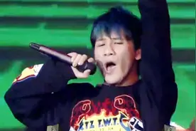 大张伟经典串烧超厉害，竟一次性串烧20首，也只有他能做到视频封面