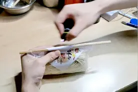 小猪教大家一个生活技巧，没想到最后却???网友:学到了