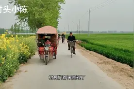 轰隆隆轰隆隆，河南不起眼的村子里来了四架飞机，这是要干啥？视频封面