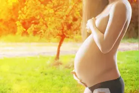 孕期共有3个胎儿猛涨期, 孕妈会有这些反应,你出现几个了？视频封面
