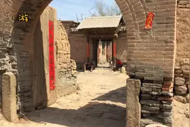 山西农村300年大宅院，虽然残垣断壁，却收拾的特别干净视频封面