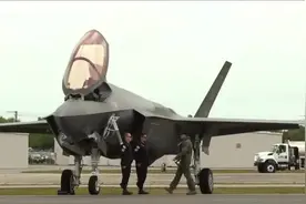 F35战机机动飞行，驾驶舱第一视角视频封面