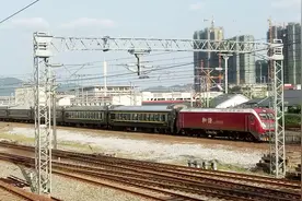 沪昆铁路上饶站始发车，上饶-广州东K793次始发站发出