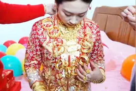 普通人家嫁女，新娘身上都挂满了金子，福建人是真有钱