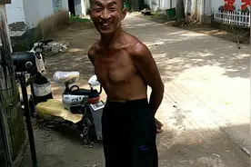 鹿邑环卫小哥除了不会和发面，看他都会干啥活视频封面