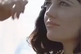 Cry on my shoulder 在我的肩上哭泣视频封面