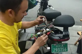 这款电动车太慢了，给它换个零件，速度立马提升视频封面