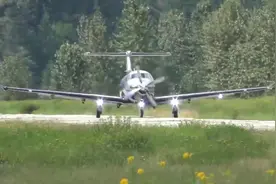 皮拉图斯PC-12起飞，这滑行地面太颠簸了吧视频封面