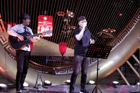 大唐不夜城帅气小哥哥神仙翻唱《怎么说我不爱你》 太像老萧了吧