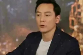 吴彦祖41岁老婆近照曝光 携骏马参加比赛笑容灿烂视频封面