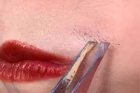 女生长的小胡子千万不要用镊子扯！会越来越多！视频封面