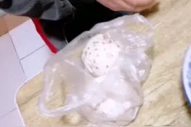 放会发霉的馒头，你敢吃吗？视频封面