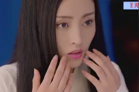 被尿意憋醒，起床之后发现自己原本是男人的身体 竟然变成了女人视频封面