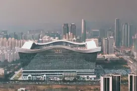 这个城市GDP还不到六千亿元，却将无锡挤出一线城市，为什么？视频封面