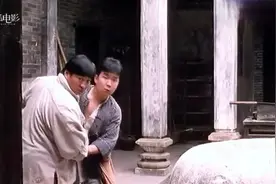 鬼咬鬼：林正英说全部身家只有10个大洋，刚说完一会，就出糗了视频封面