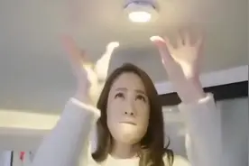 美女摔倒，总裁一个公主抱将美女接住，不料反转太快！视频封面
