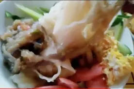 家常茄丝拌面，做法简单省事，一菜一面轻松搞定一顿午饭视频封面