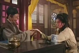 丑女去庙里拜观音 庙祝竟一眼看出她面相独特 将来会母仪天下视频封面