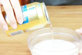 啤酒加白醋太厉害，这个作用超市花钱都买不来，看了记得告诉家人视频封面