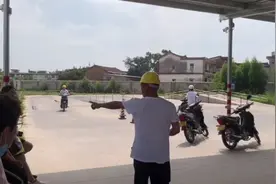 在莆田报名摩托车驾照，一个月就能考试，一天全考完直接拿证视频封面