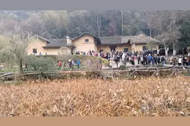 韶山毛主席故居，来这里参观的游客非常多