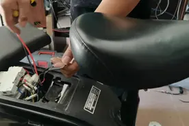 48V电动车更换电源插头视频封面