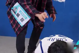 创造营2019：周震南是游戏黑洞？何洛洛倒是很开心！视频封面