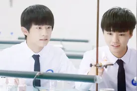 学生在实验室做实验，没想到突然发生爆炸，男孩竟发现更可怕秘密视频封面