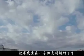 女孩在卫生间不出来，还一直向周围的人借纸，其实是在隐瞒一件事视频封面