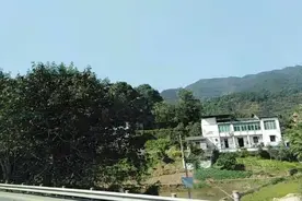 重庆回内江的高速路上视频封面