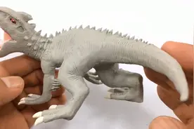 手办：用橡皮泥制作霸王龙，这张开血盆大口的造型你给几分？