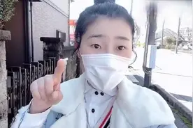 日本上班族都开什么车？妹子街头实拍，没想到这品牌这么受欢迎