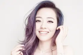 张靓颖的身材有多好，当她穿无骨裙现身演唱会，网友：血脉喷张视频封面