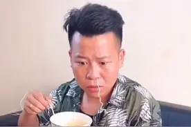 鼻孔里为什么会喷面条【南通如皋石庄业琛广场名品专柜】视频封面