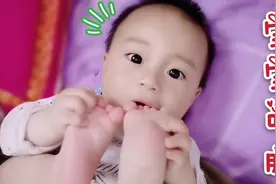 9个月宝宝，不停地吃脚，吃得津津有味，太搞笑了