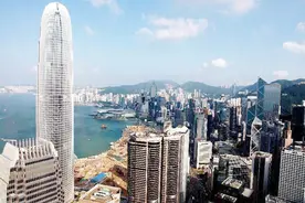 香港这栋大厦年收租百亿，堪比百座万达广场，原来他才是隐形富豪视频封面