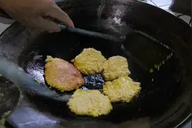 在恩施农村，人人都爱吃苞谷粑粑，做法简单好吃！