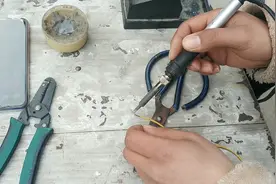 电烙铁焊铜线，遇到这种不沾锡，简单处理下焊的特牢固视频封面