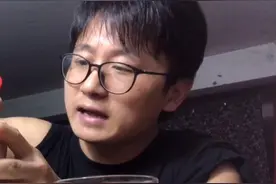 花呗挤身网贷行业，花呗正式接入央行征信，标志全民网贷时代到来视频封面