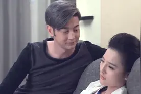 女友心情低落，哪料男友根本不在乎，只顾着自己赶紧催她去洗澡视频封面