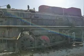 蒸汽机车乘务员的饭是怎么热的，了解一下！