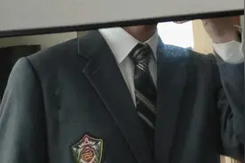 穿着DK制服出门是什么体验?视频封面